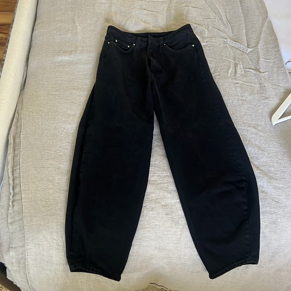 Toteme Barrel Leg Jeans - Black - Picture 5 of 10